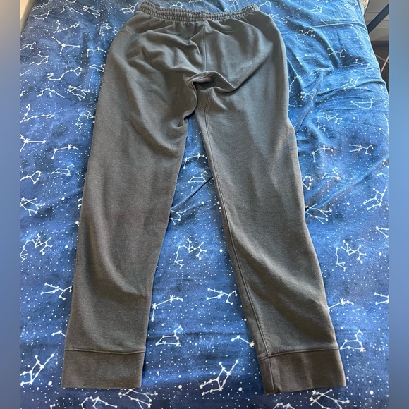 NWOT Old Navy Active Go Dry Joggers - Picture 3 of 3